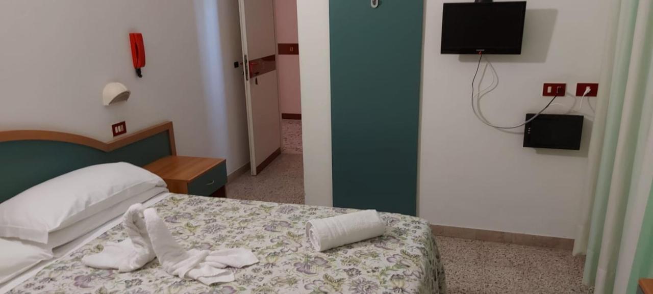 Hotel Santini リミニ エクステリア 写真