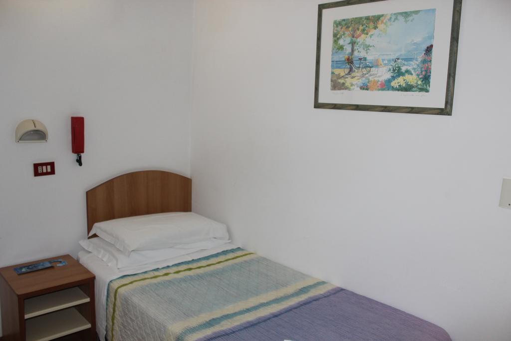 Hotel Santini リミニ 部屋 写真